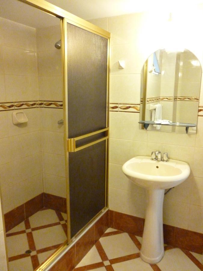 Hotel Faraon Tacna Buitenkant foto